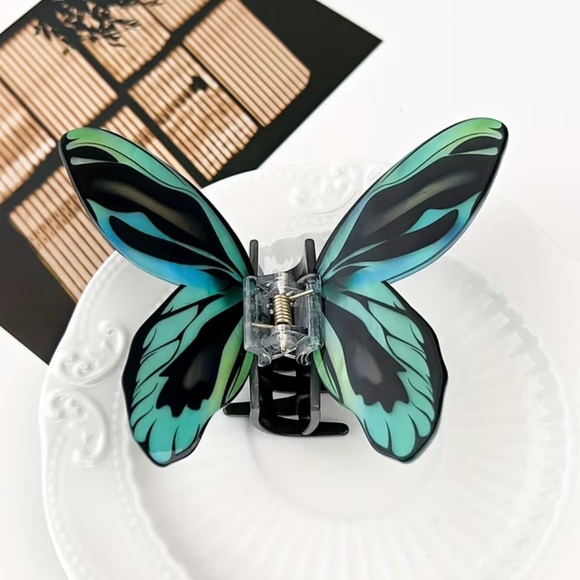 Butterfly Curtain Hairclip - Picture 7 of 10